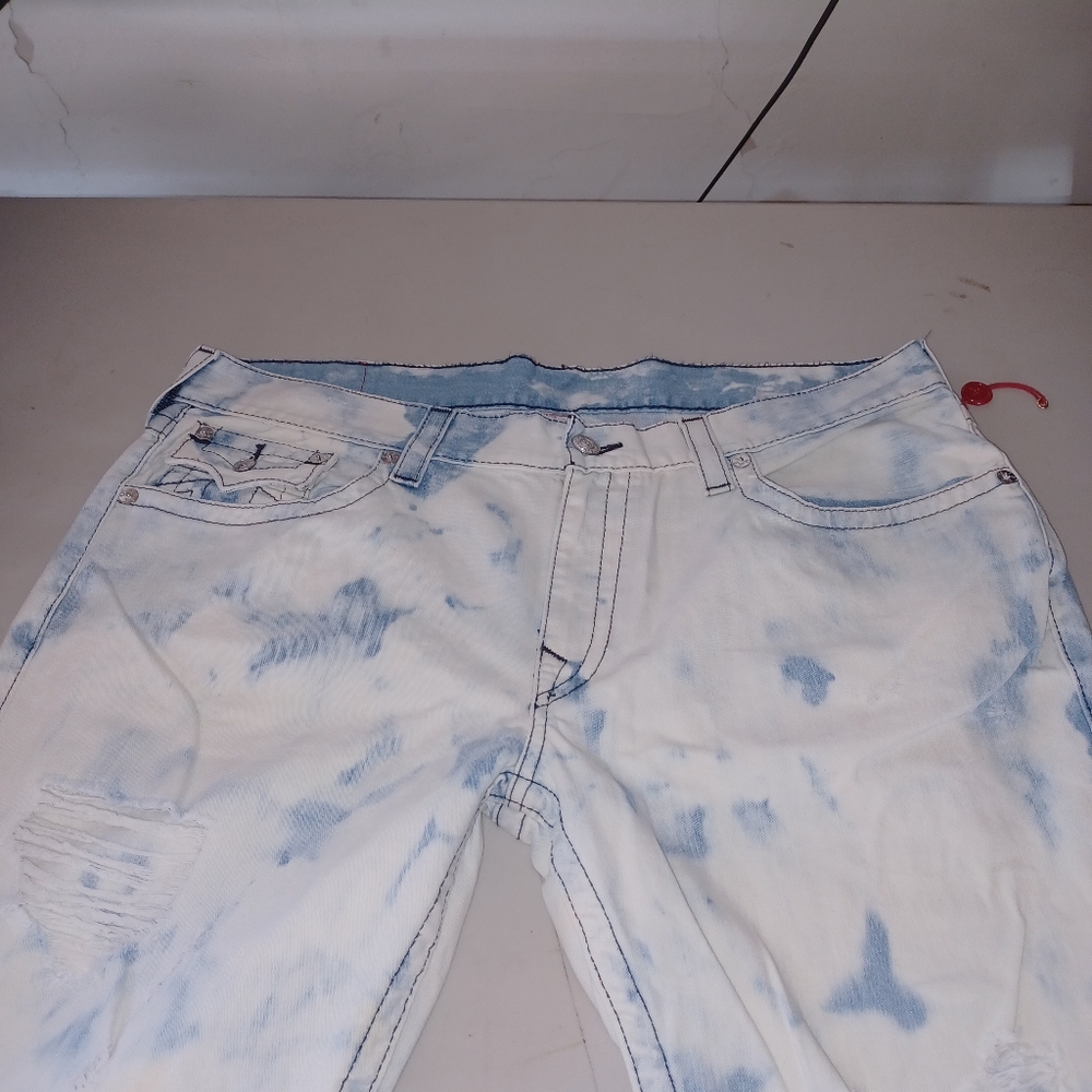 Men's White and Blue Jeans